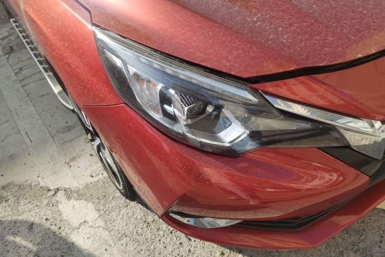 Used Venucia T90 2017 2.0L CVT Leading Edition Right Front Headlight