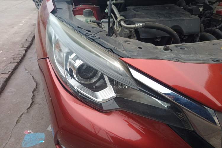 Used Venucia T90 2017 2.0L CVT Smart Edition Right Front Headlight