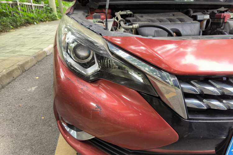Used Venucia T90 2017 2.0L CVT Smart Edition Right Front Headlight