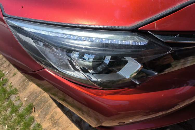 Used Venucia T90 2017 2.0L CVT Smart Edition Right Front Headlight
