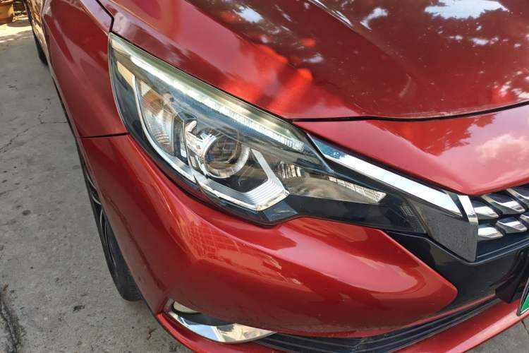 Used Venucia T90 2017 2.0L CVT Smart Edition Right Front Headlight