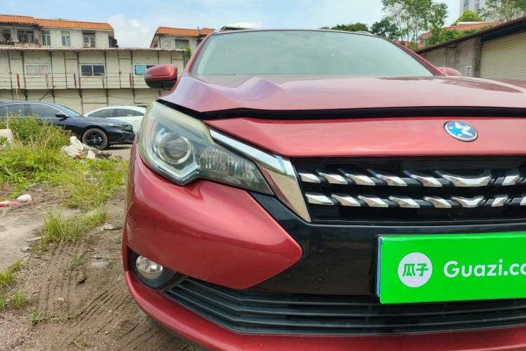Used Venucia T90 2017 2.0L CVT Smart Edition Right Front Headlight