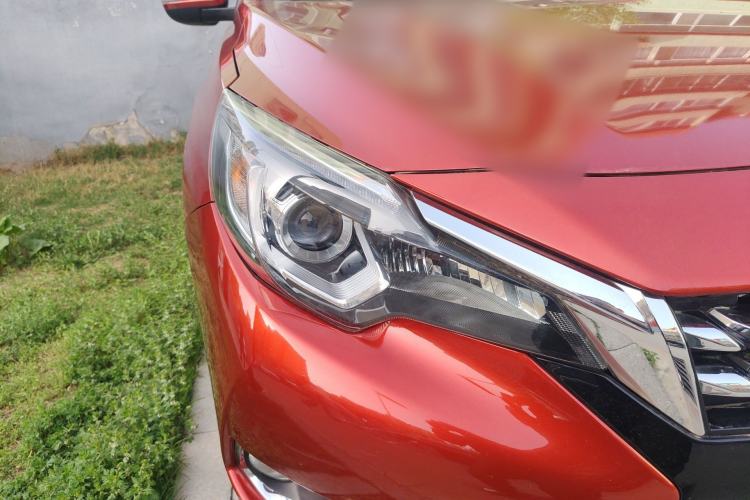 Used Venucia T90 2017 2.0L CVT Smart Edition Right Front Headlight