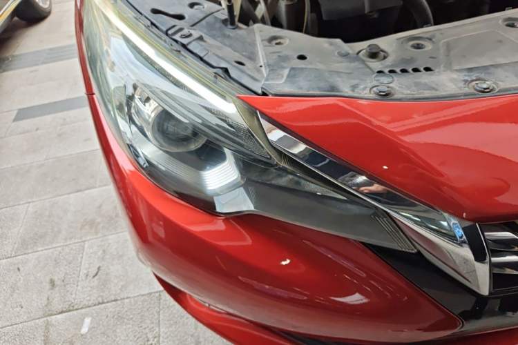 Used Venucia T90 2017 2.0L CVT Smart Edition Right Front Headlight