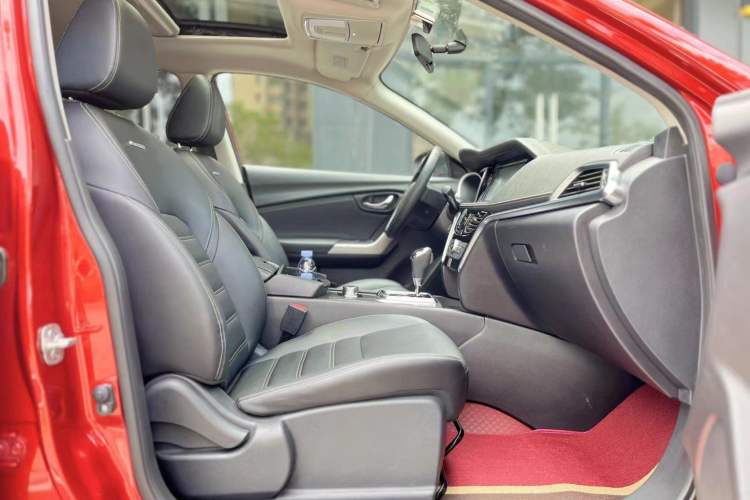 Used Venucia T90 2017 2.0L CVT Leading Edition Right Front Seat