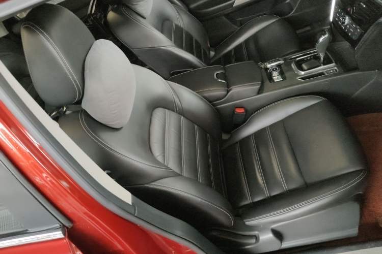 Used Venucia T90 2017 2.0L CVT Leading Edition Right Front Seat
