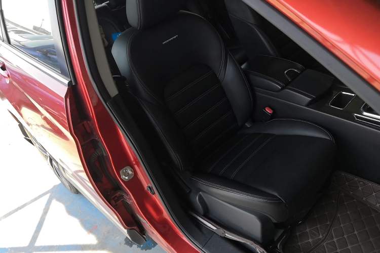 Used Venucia T90 2017 2.0L CVT Smart Edition Right Front Seat
