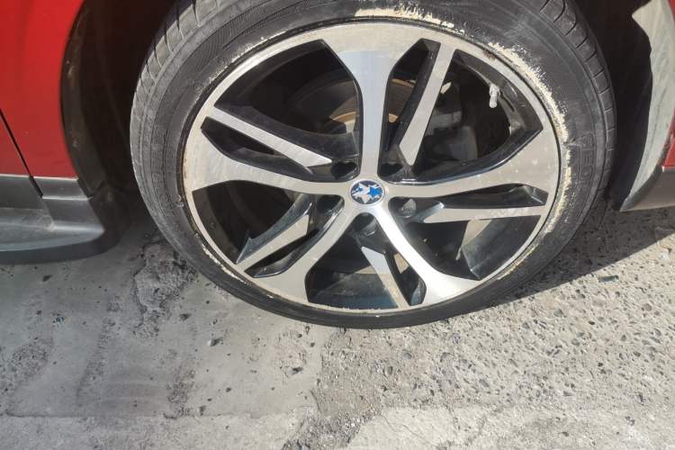 Used Venucia T90 2017 2.0L CVT Leading Edition Right Front Wheel Hub