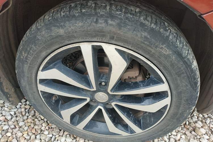 Used Venucia T90 2017 2.0L Manual ZhiShang Edition Right Front Wheel Hub