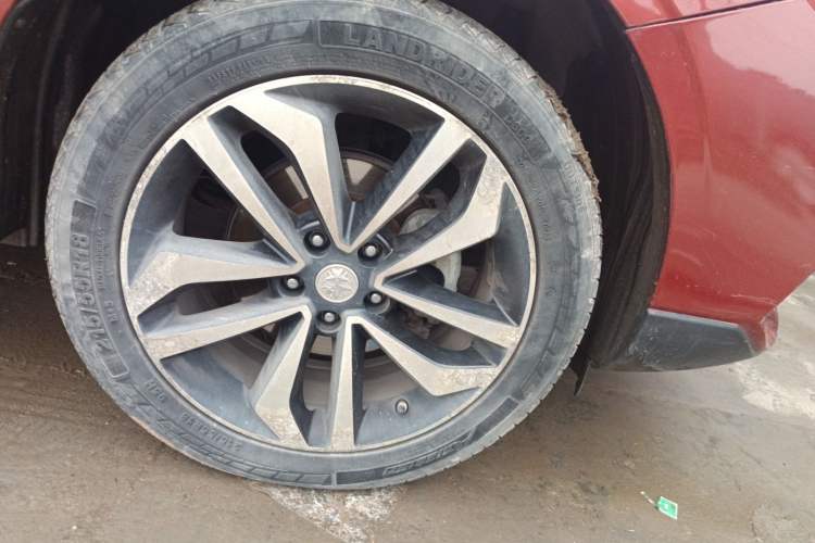 Used Venucia T90 2017 2.0L CVT Smart Edition Right Front Wheel Hub