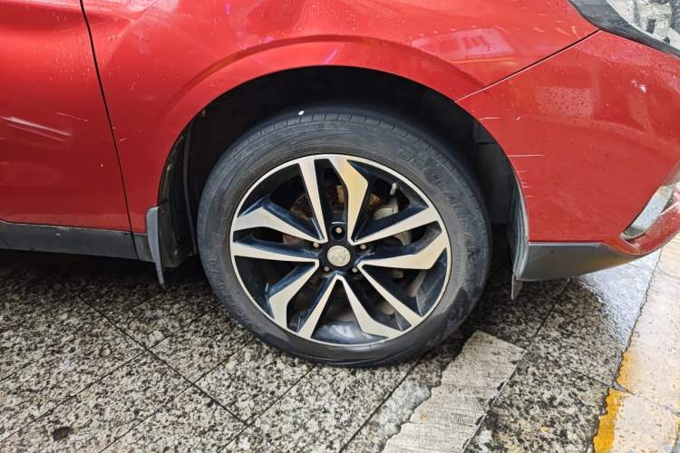 Used Venucia T90 2017 2.0L CVT Smart Edition Right Front Wheel Hub
