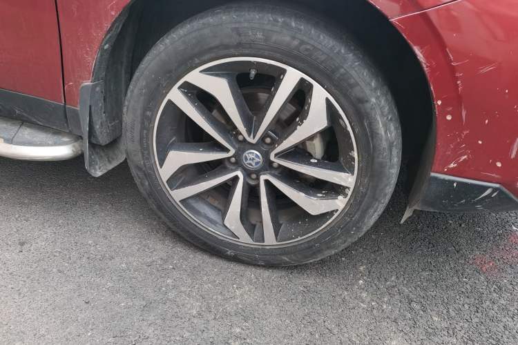 Used Venucia T90 2017 2.0L CVT Smart Edition Right Front Wheel Hub