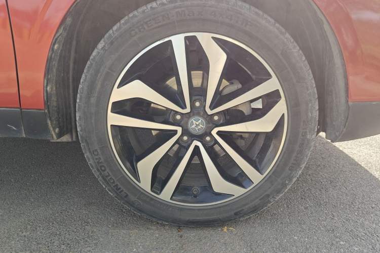 Used Venucia T90 2017 2.0L CVT Smart Edition Right Front Wheel Hub