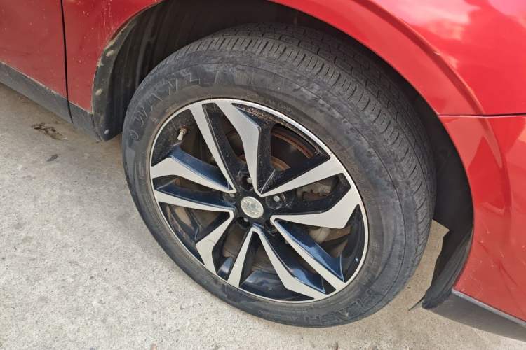 Used Venucia T90 2017 2.0L CVT Smart Edition Right Front Wheel Hub