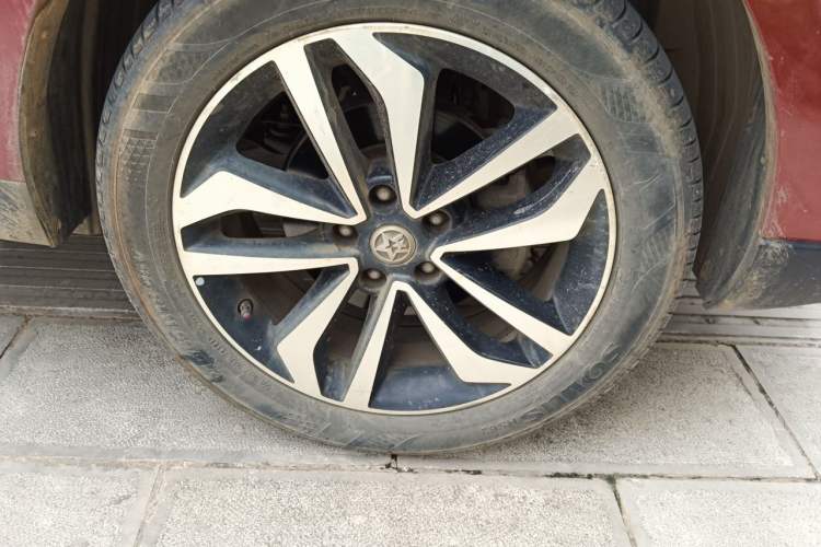 Used Venucia T90 2017 2.0L Manual ZhiShang Edition Right Front Wheel Hub