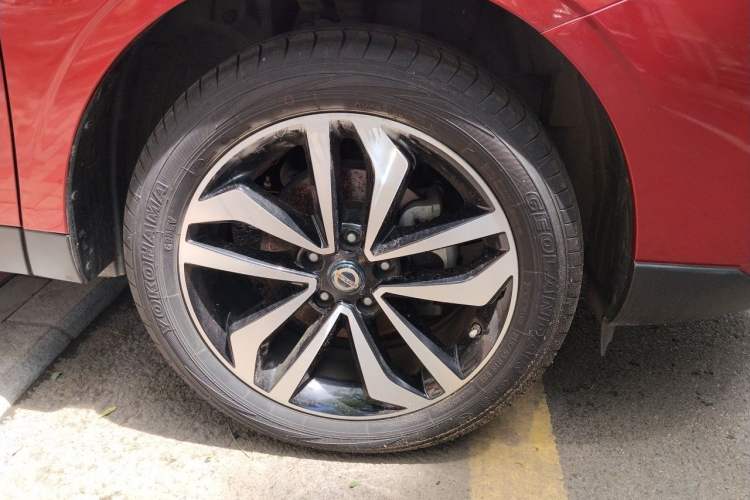 Used Venucia T90 2017 2.0L Manual ZhiShang Edition Right Front Wheel Hub