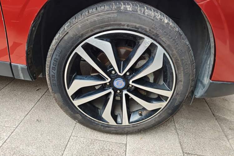Used Venucia T90 2017 2.0L CVT Smart Edition Right Front Wheel Hub