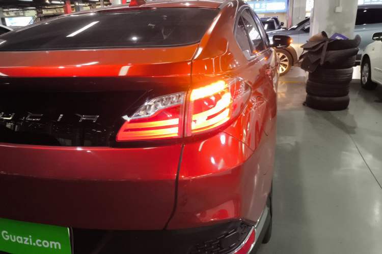 Used Venucia T90 2017 2.0L CVT Fashion Edition Right Rear Taillight
