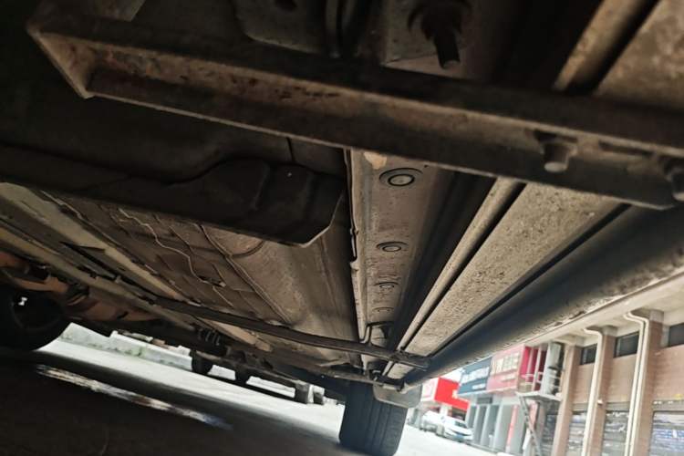 Used Venucia T90 2017 2.0L CVT Smart Edition Right Side Sill