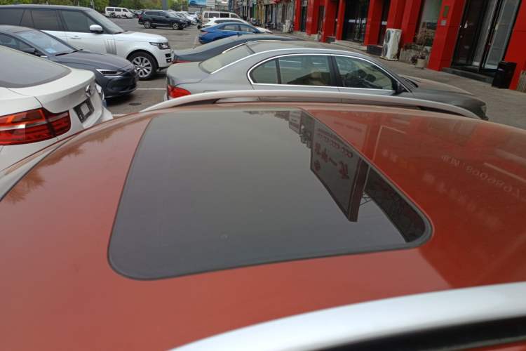 Used Venucia T90 2017 2.0L CVT Smart Edition Roof