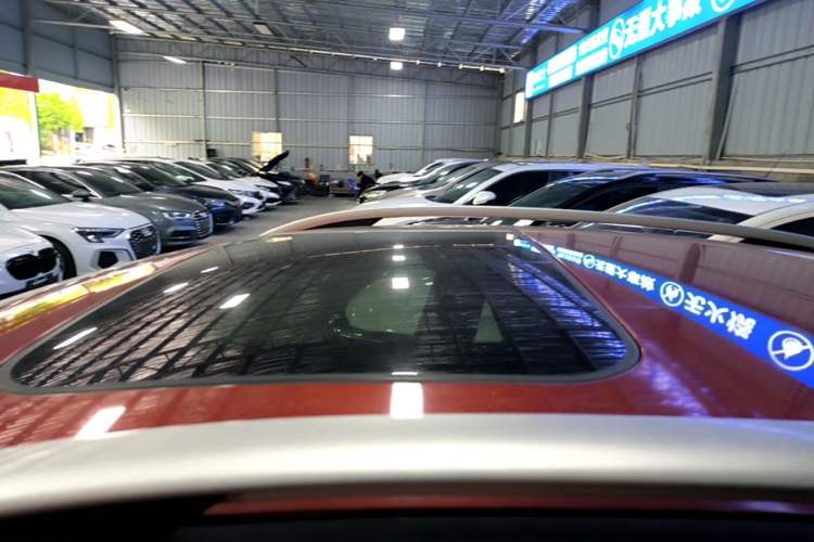 Used Venucia T90 2017 2.0L CVT Smart Edition Roof