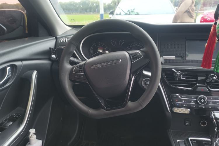Used Venucia T90 2017 2.0L CVT Smart Edition Steering Wheel