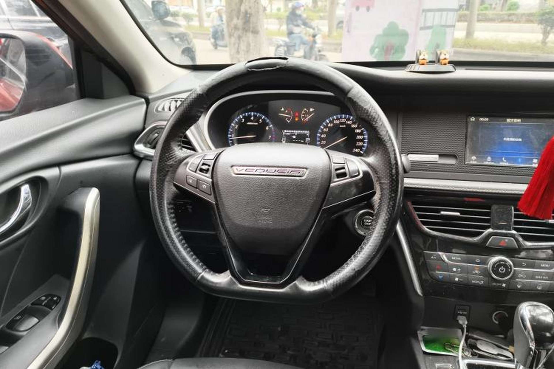 Used Venucia T90 2017 2.0L CVT Smart Edition Steering Wheel