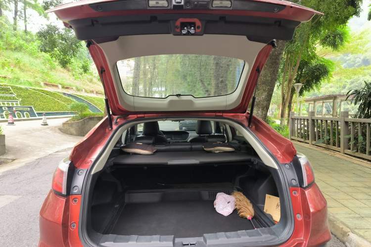 Used Venucia T90 2017 2.0L CVT Smart Edition Trunk