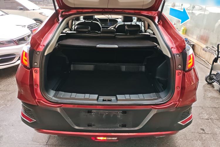 Used Venucia T90 2017 2.0L CVT Smart Edition Trunk