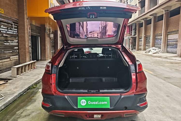 Used Venucia T90 2017 2.0L CVT Smart Edition Trunk