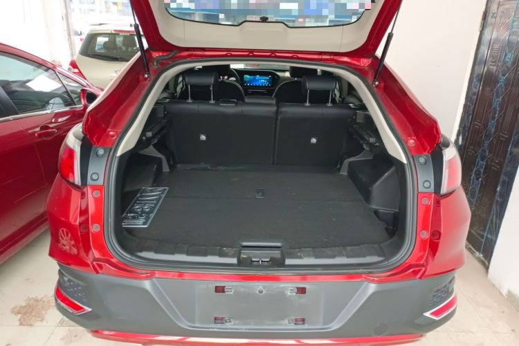 Used Venucia T90 2017 2.0L Manual Fashion Edition Trunk