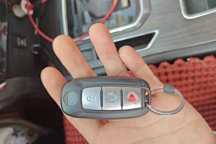 Used Venucia T90 2017 2.0L CVT Smart Edition Vehicle Key