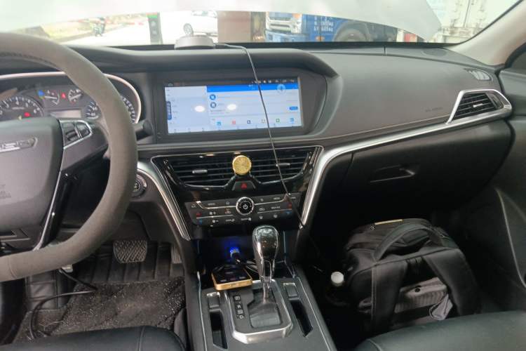 Used Venucia T90 2017 2.0L CVT Smart Edition Audio And AC Panel