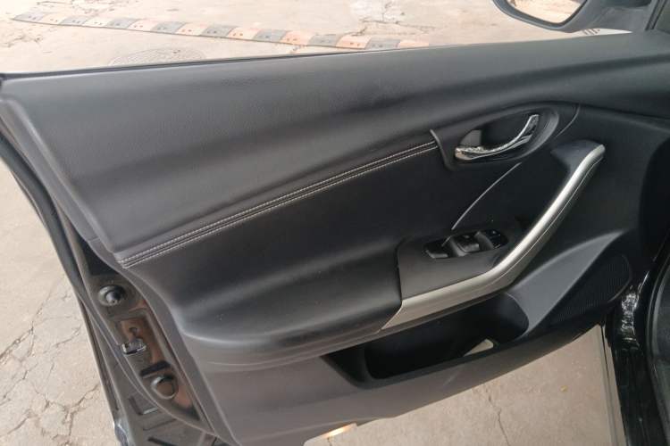 Used Venucia T90 2017 2.0L CVT Smart Edition Left Front Door Interior