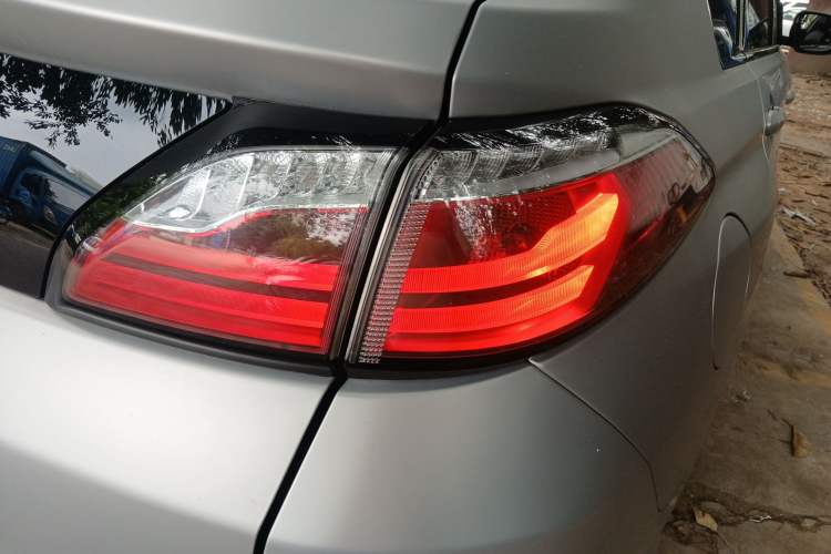 Used Venucia T90 2017 2.0L CVT Smart Edition Right Rear Taillight