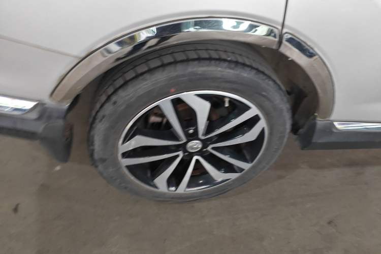 Used Venucia T90 2017 2.0L CVT Smart Edition Right Rear Wheel Hub