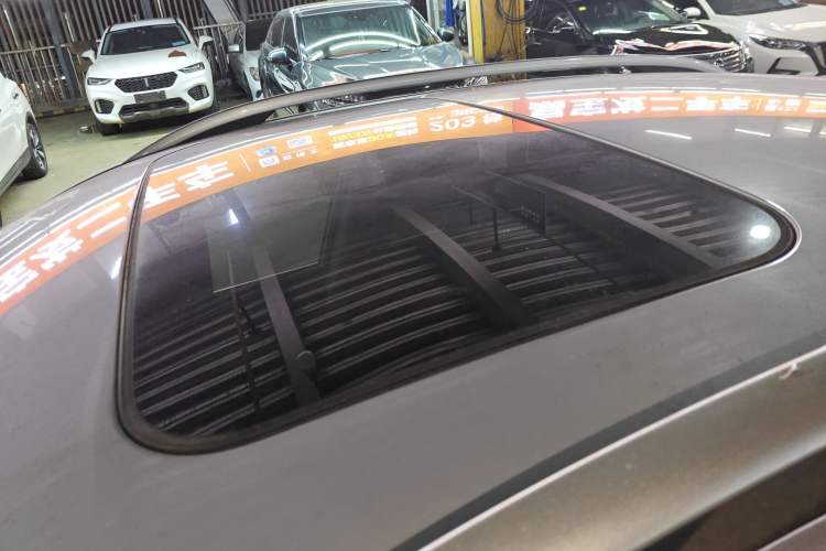 Used Venucia T90 2017 2.0L CVT Smart Edition Roof