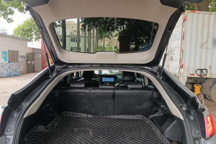 Used Venucia T90 2017 2.0L CVT Smart Edition Trunk