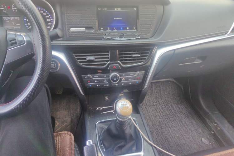 Used Venucia T90 2017 2.0L Manual ZhiShang Edition Audio And AC Panel