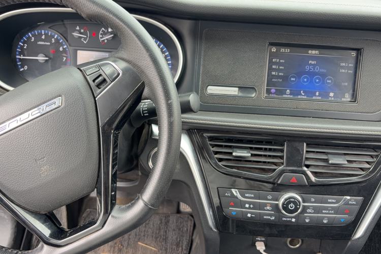 Used Venucia T90 2017 2.0L Manual ZhiShang Edition Audio And AC Panel