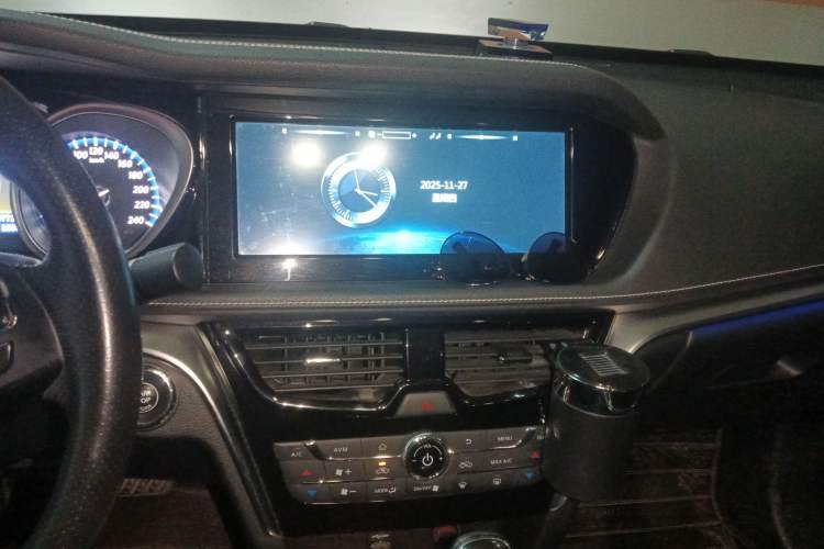 Used Venucia T90 2017 2.0L CVT Leading Edition Audio And AC Panel
