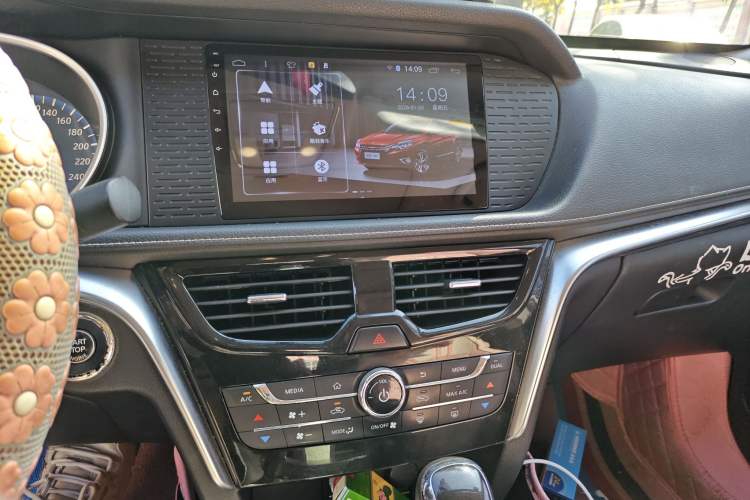 Used Venucia T90 2017 2.0L CVT Smart Edition Audio And AC Panel