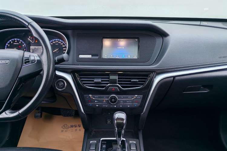 Used Venucia T90 2017 2.0L CVT Smart Edition Audio And AC Panel