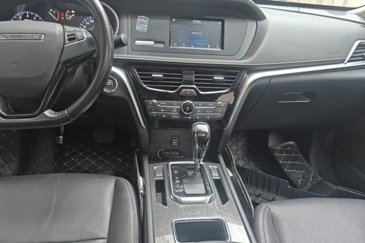 Used Venucia T90 2017 2.0L CVT Smart Edition Audio And AC Panel
