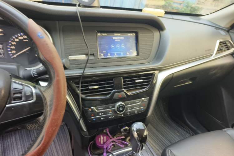 Used Venucia T90 2017 2.0L CVT Smart Edition Audio And AC Panel