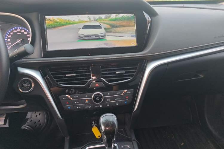 Used Venucia T90 2017 2.0L CVT Smart Edition Audio And AC Panel
