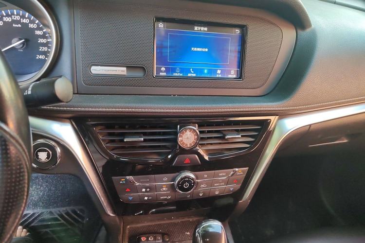 Used Venucia T90 2017 2.0L CVT Smart Edition Audio And AC Panel
