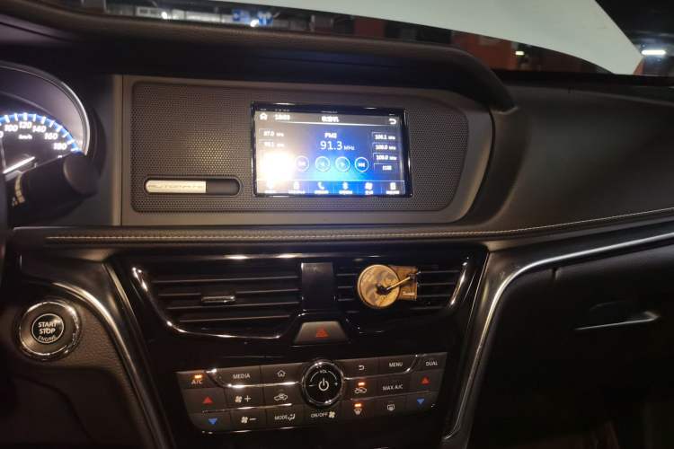 Used Venucia T90 2017 2.0L Manual ZhiShang Edition Audio And AC Panel