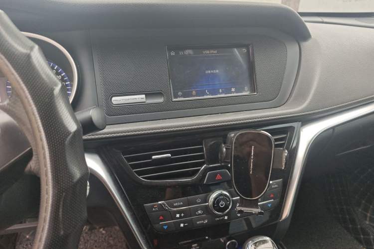 Used Venucia T90 2017 2.0L CVT Smart Edition Audio And AC Panel