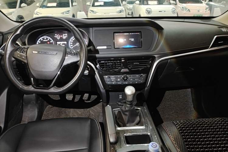 Used Venucia T90 2017 2.0L Manual ZhiShang Edition Audio And AC Panel